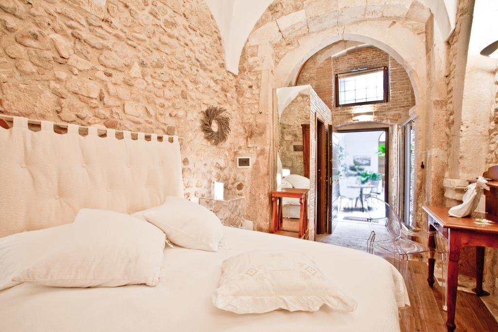 B&B Il Marchese Del Grillo Сульмона Номер фото