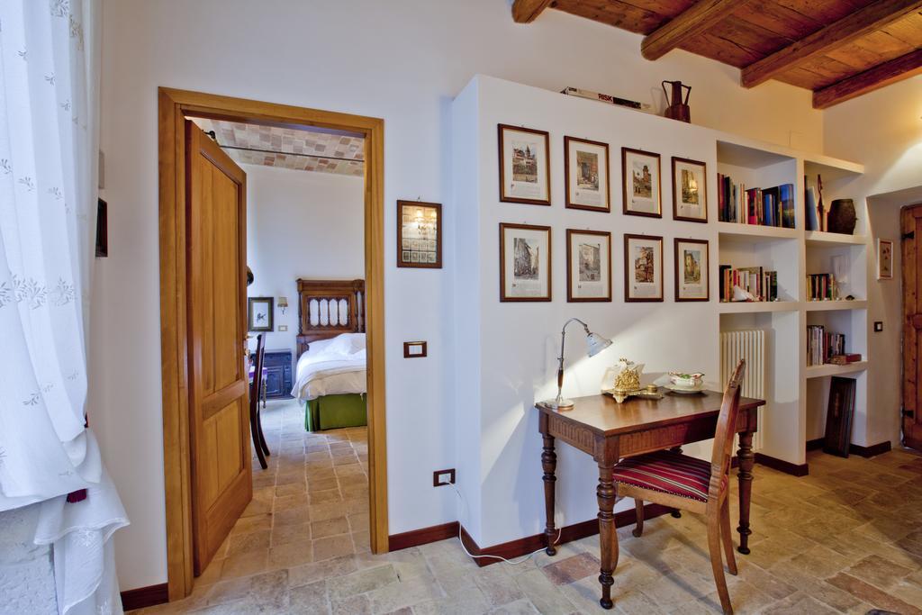 B&B Il Marchese Del Grillo Сульмона Экстерьер фото