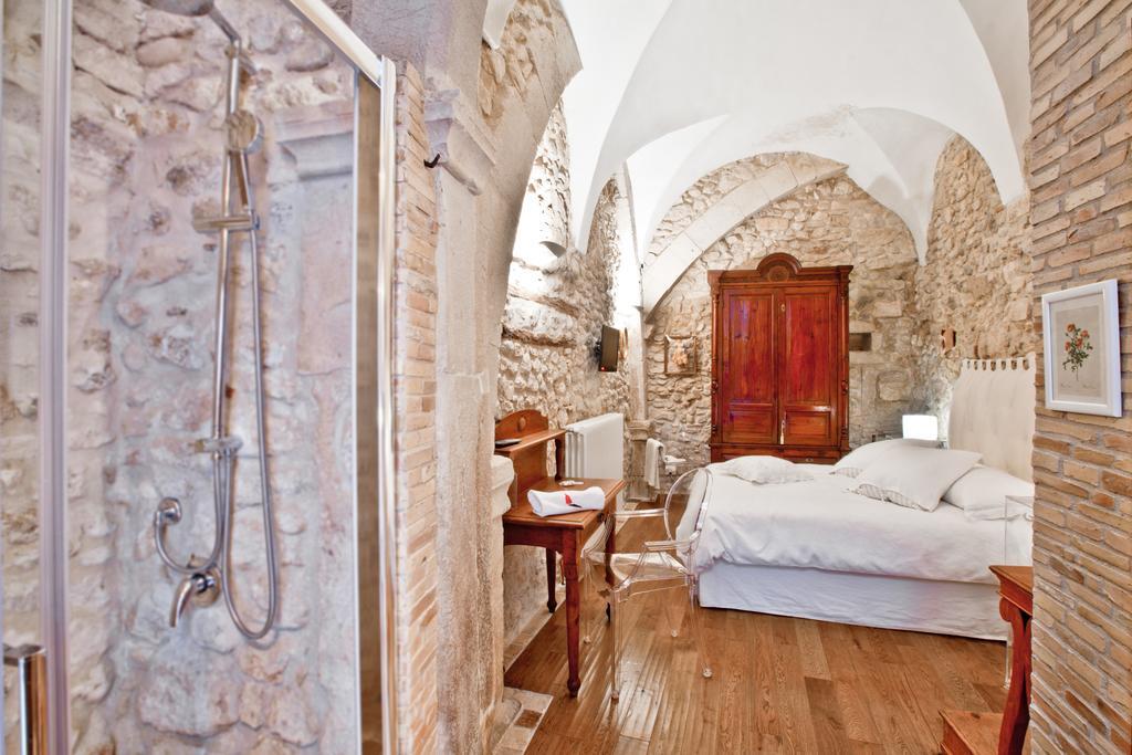 B&B Il Marchese Del Grillo Сульмона Номер фото