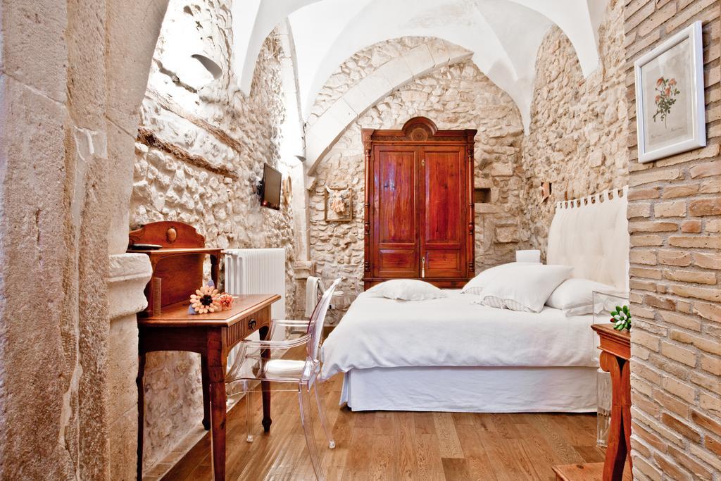 B&B Il Marchese Del Grillo Сульмона Номер фото