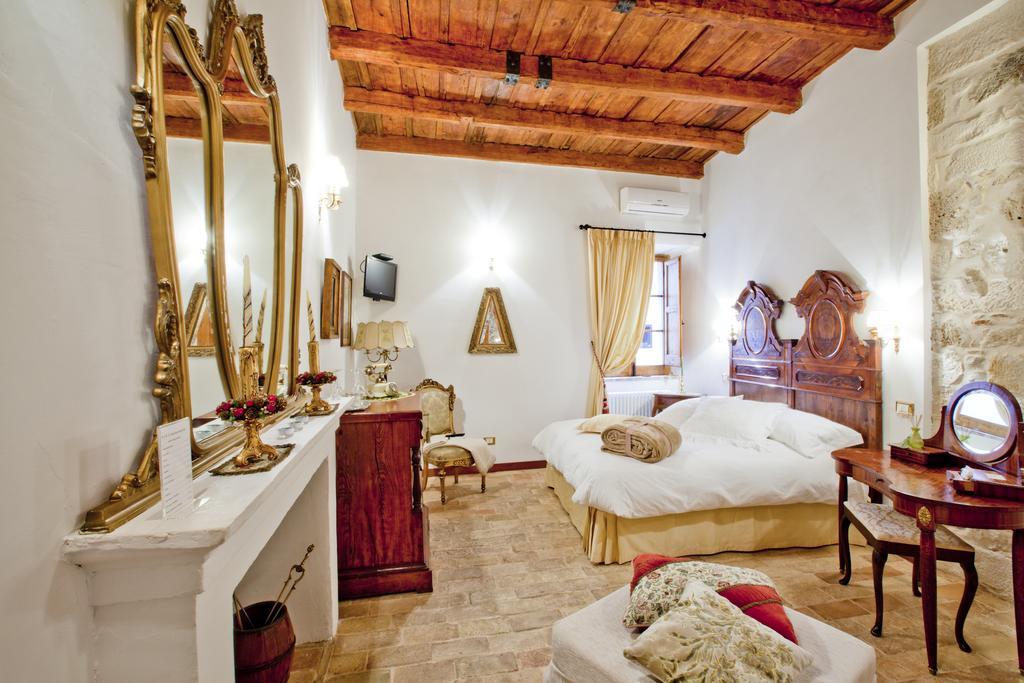 B&B Il Marchese Del Grillo Сульмона Номер фото