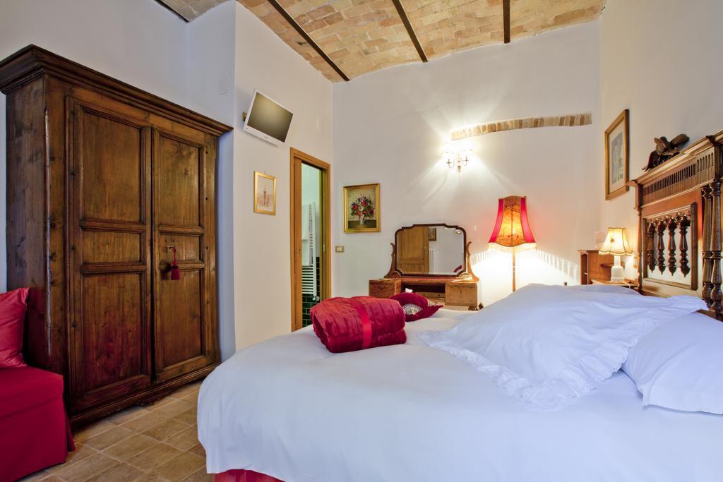 B&B Il Marchese Del Grillo Сульмона Номер фото